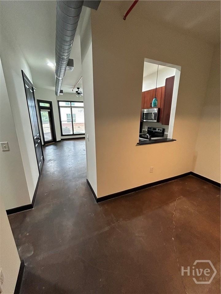 250 Martha Dr #103 - Photo 4 of 16