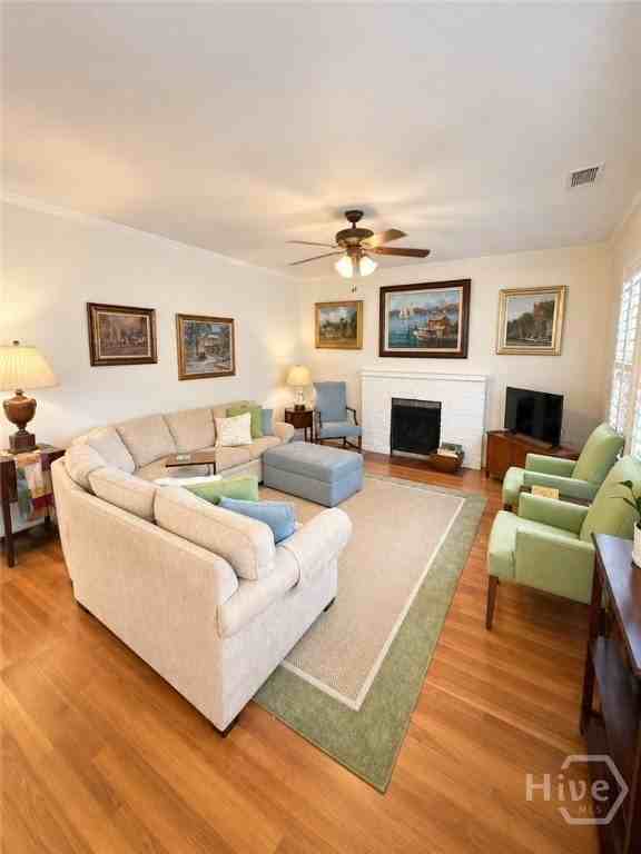 410 E 56th St - Photo 3 of 17