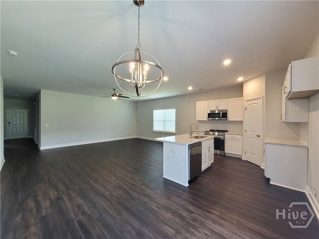 222 Glick Way - Photo 4 of 20