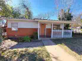 202 N Pierce St - Photo 1 of 1