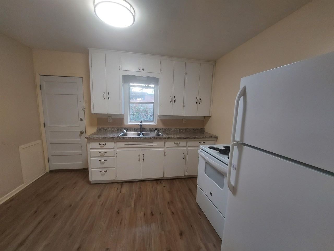 202 N Pierce St - Photo 5 of 11