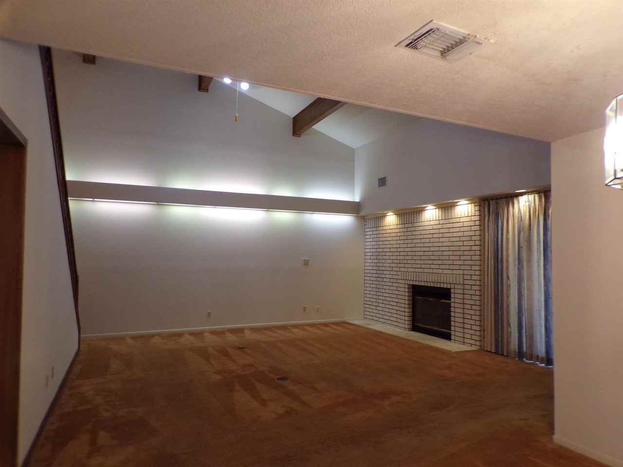 205 Muirfield St - Photo 5 of 12