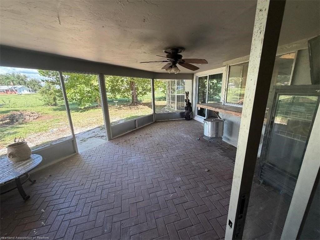432 Spring Lake Blvd - Photo 4 of 10