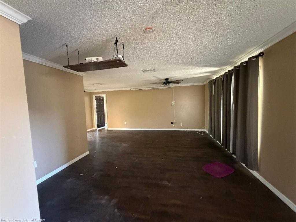 432 Spring Lake Blvd - Photo 5 of 10