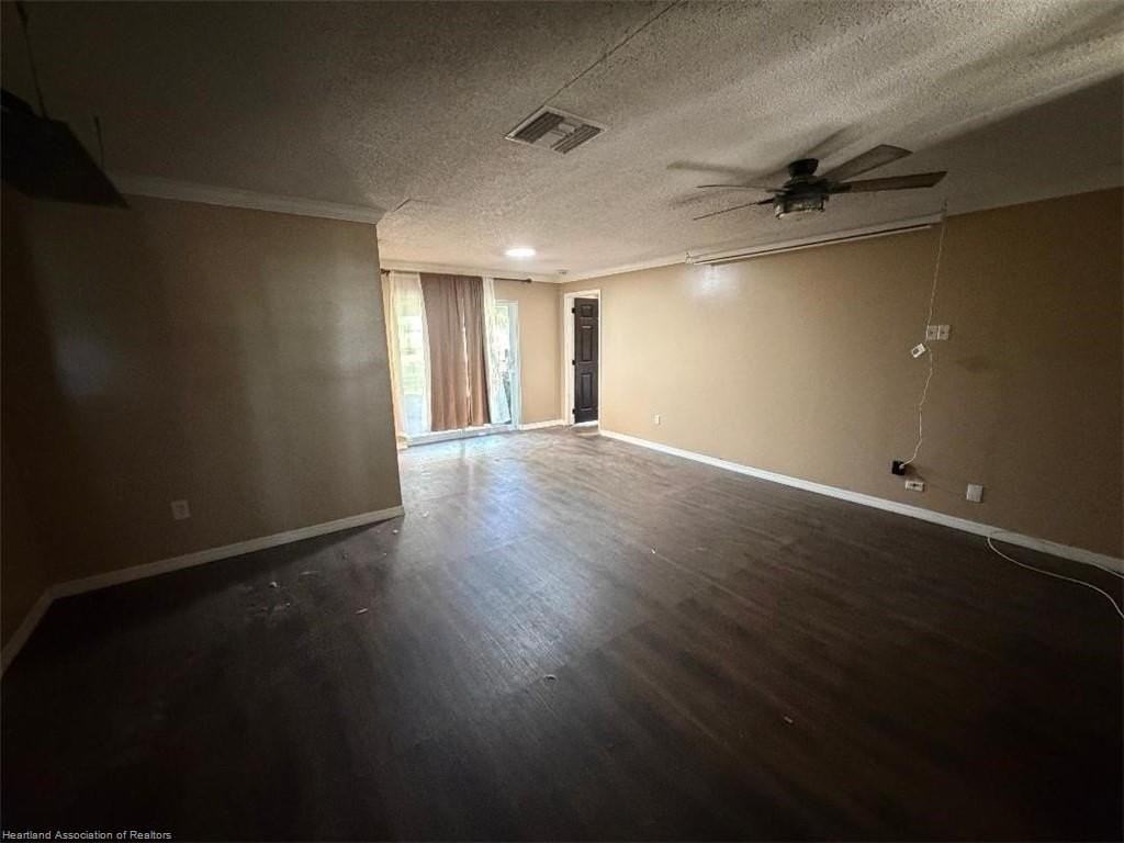 432 Spring Lake Blvd - Photo 6 of 10
