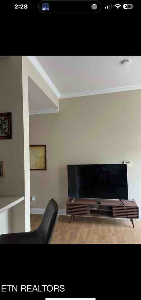 176 Market St - Photo 5 of 7