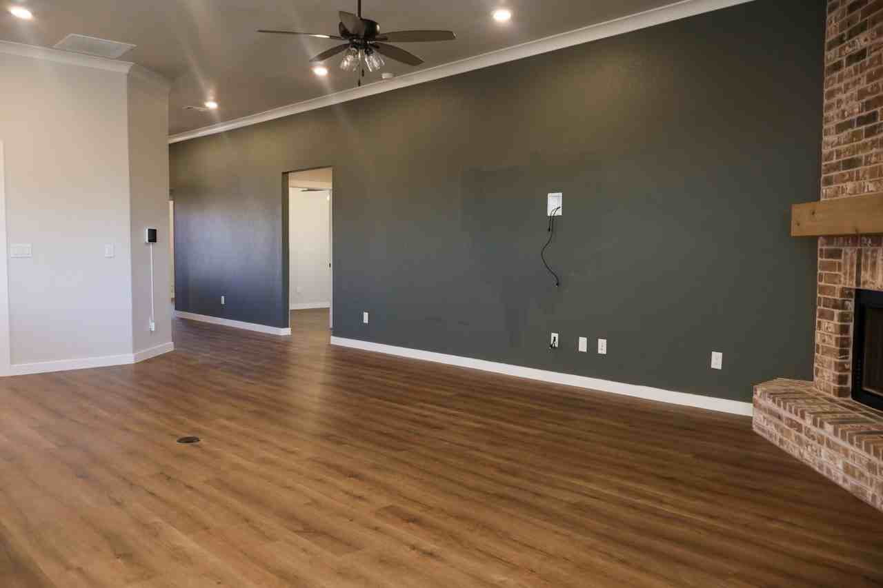 6001 Wausau Ave - Photo 4 of 28