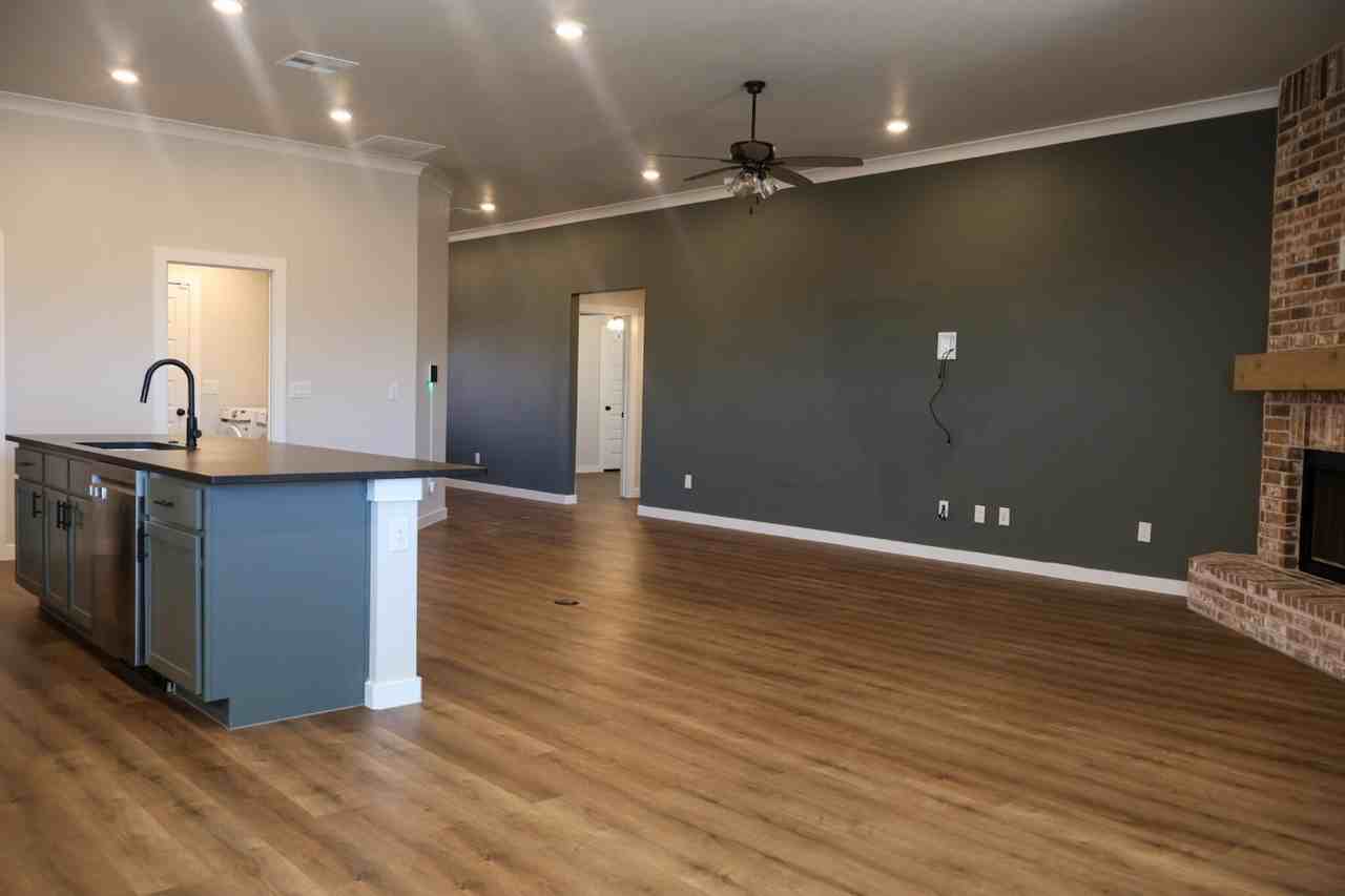 6001 Wausau Ave - Photo 5 of 28