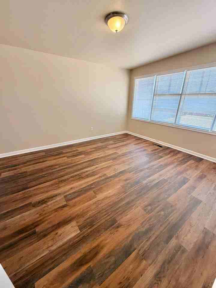2301 49th St - Photo 2 of 18
