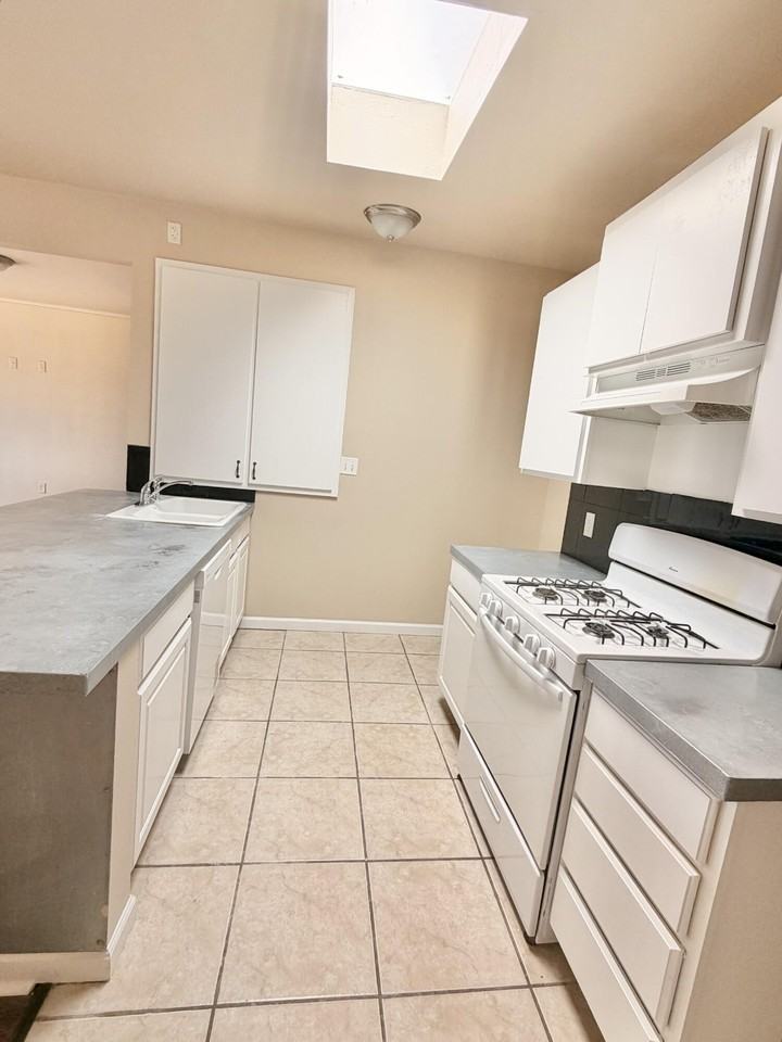 2301 49th St - Photo 7 of 18