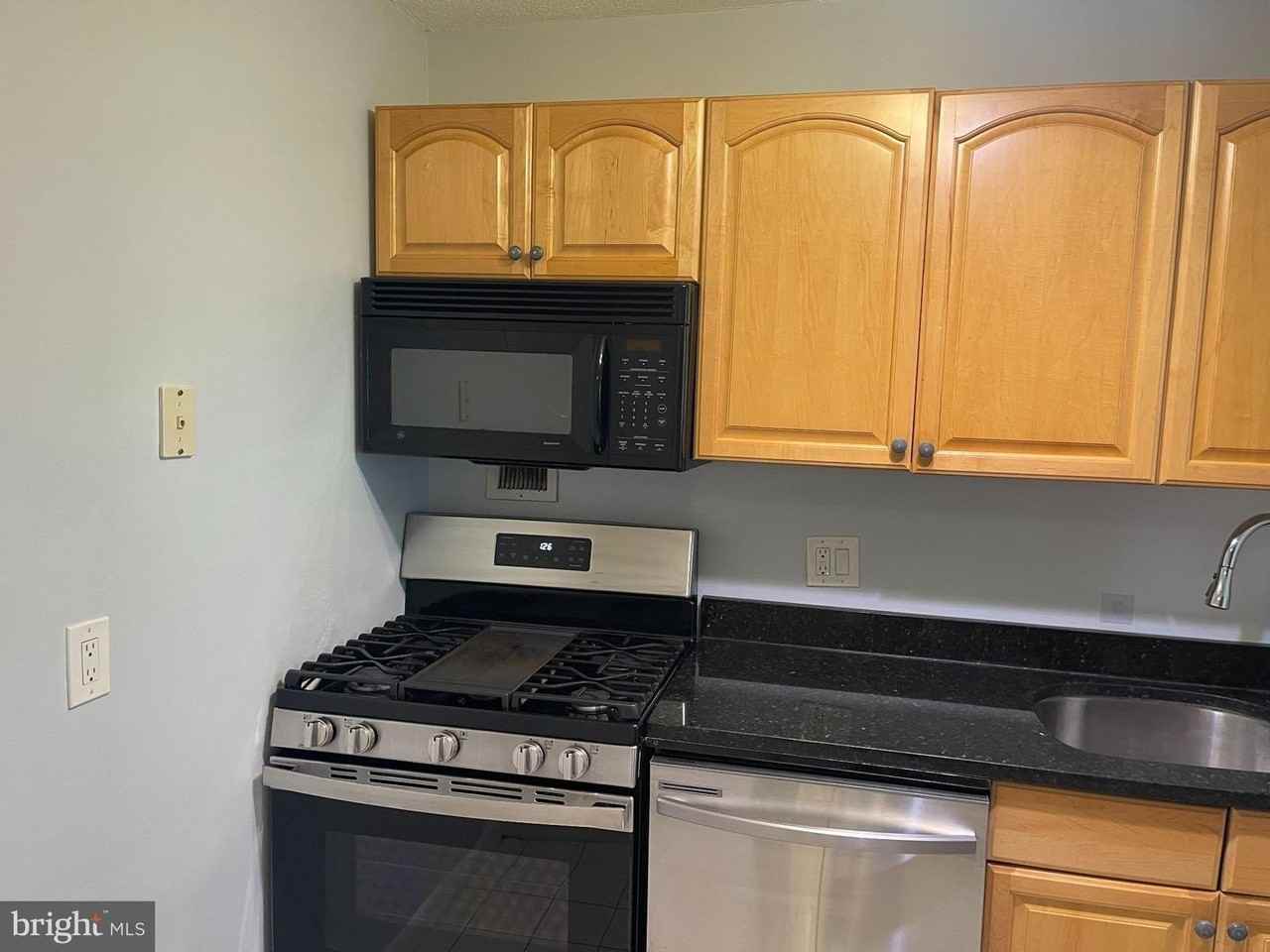 1301 20th St Nw - Photo 4 of 28