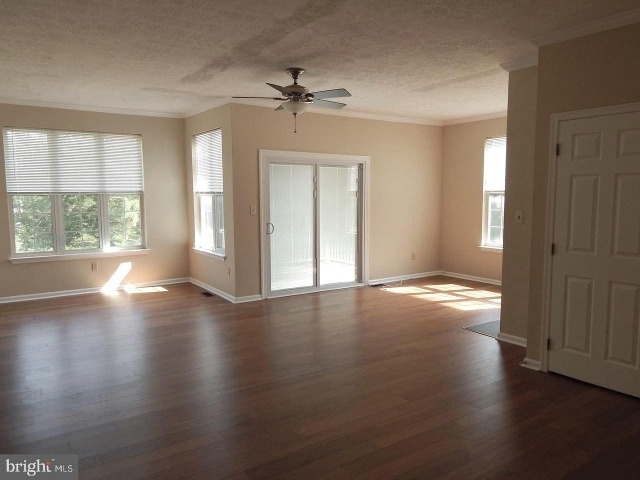 862 N Waterford Ln - Photo 2 of 33