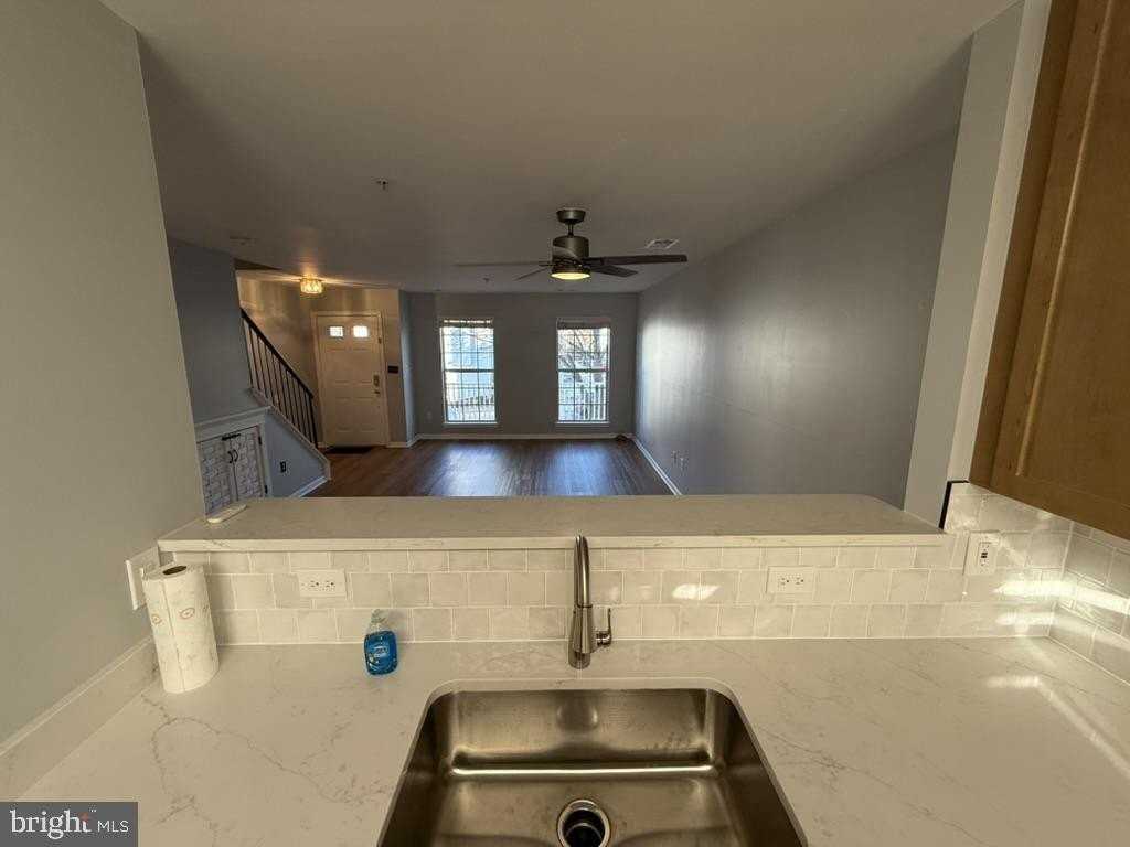 1458 Flatwood Ct - Photo 5 of 12