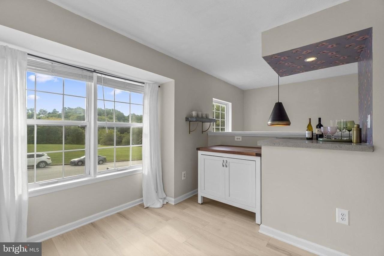 404 Hobbitts Ln - Photo 7 of 18
