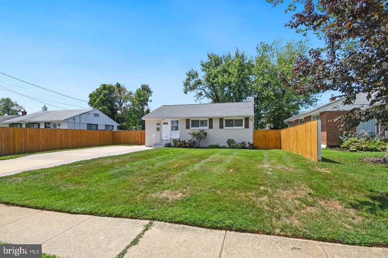 10012 Sinnott Dr - Photo 5 of 29