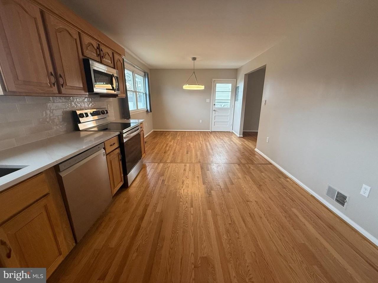 314 Ridgely St - Photo 5 of 29