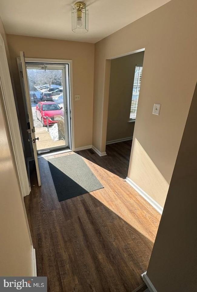 802 Seminole Gdns - Photo 2 of 24