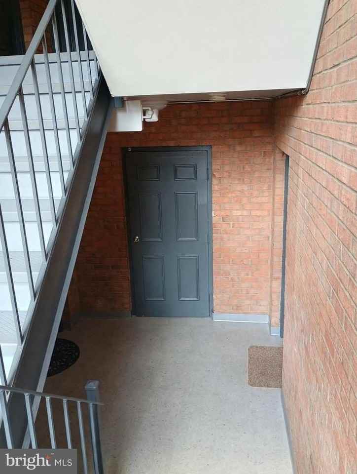 1805 William St - Photo 3 of 8