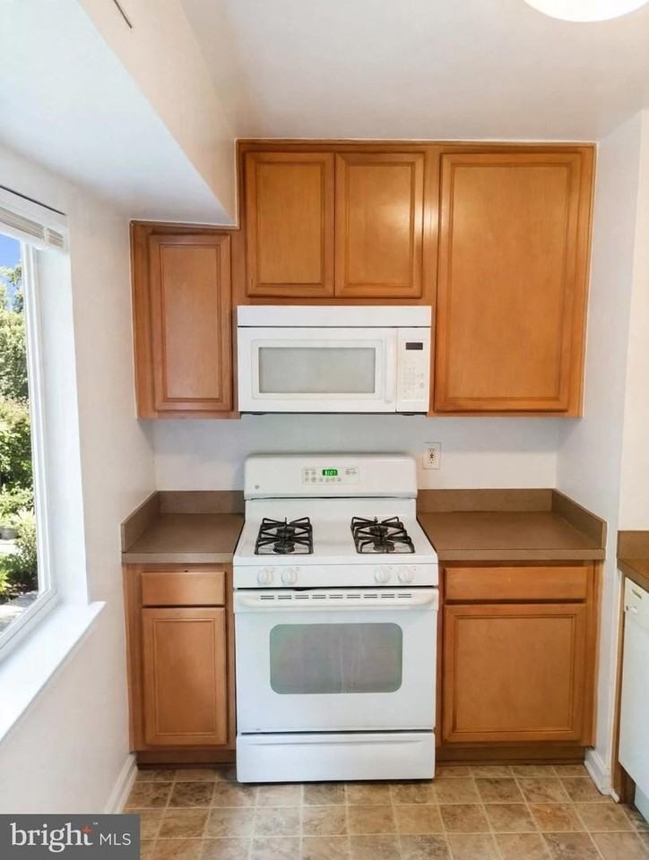 1805 William St - Photo 6 of 8
