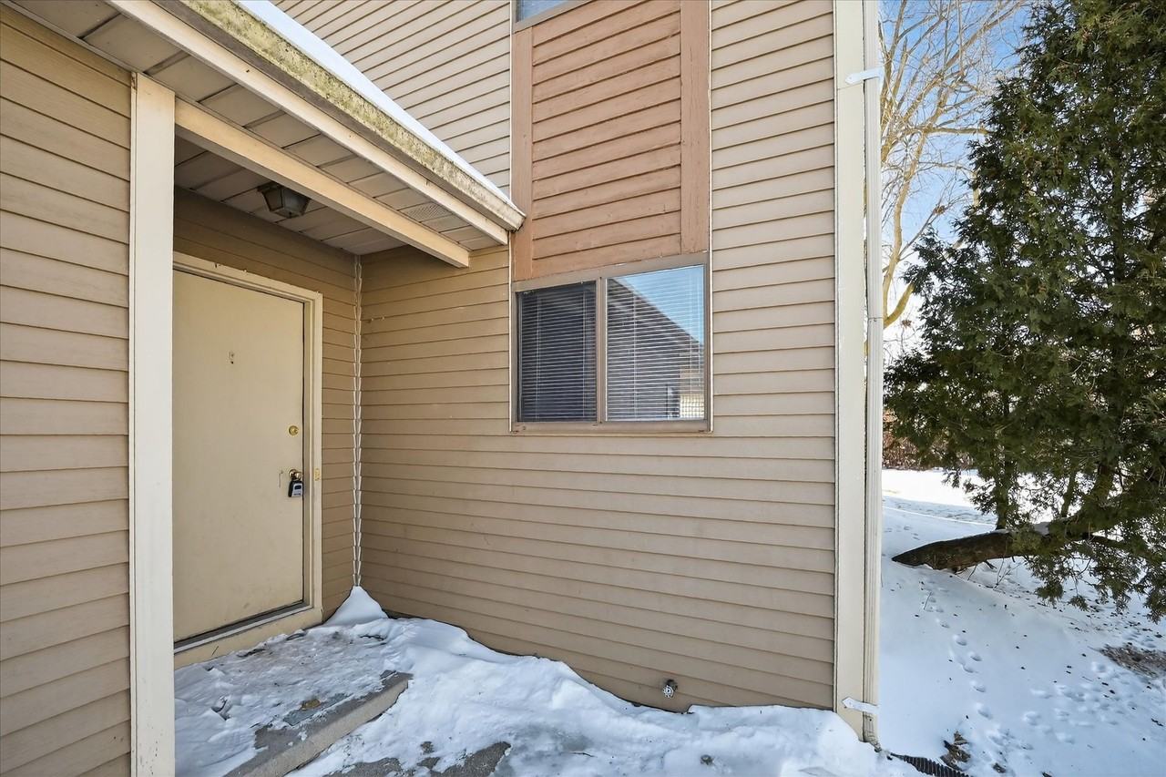 2755-2761 Scarlet Oak - Photo 3 of 38