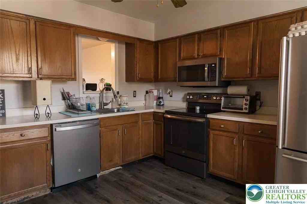 335 Moty Dr - Photo 4 of 8