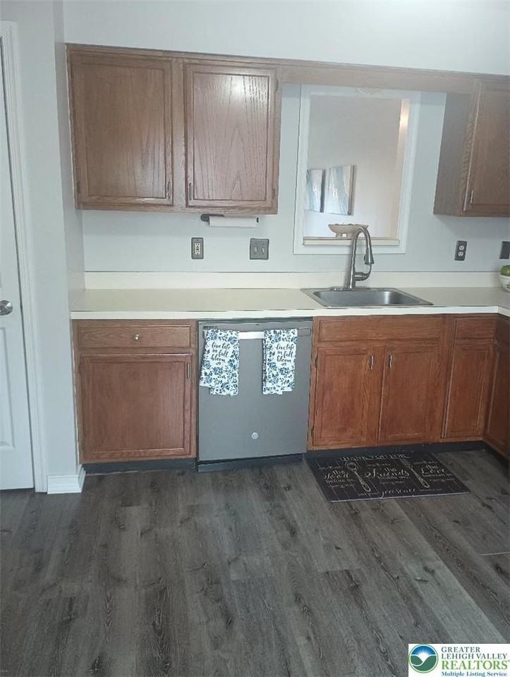 335 Moty Dr - Photo 5 of 8