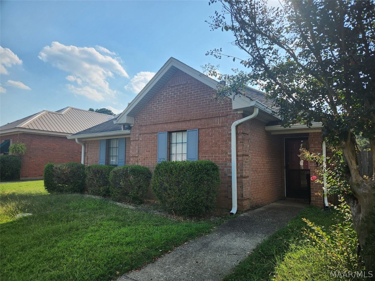 549 Sheila Blvd - Photo 2 of 50