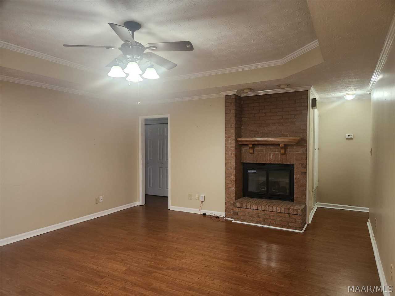 549 Sheila Blvd - Photo 6 of 50