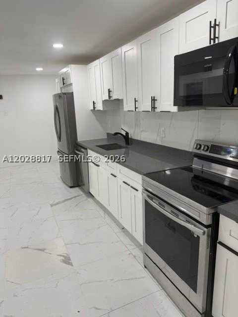 5831 Nw 9th Ave #B - Photo 4 of 14