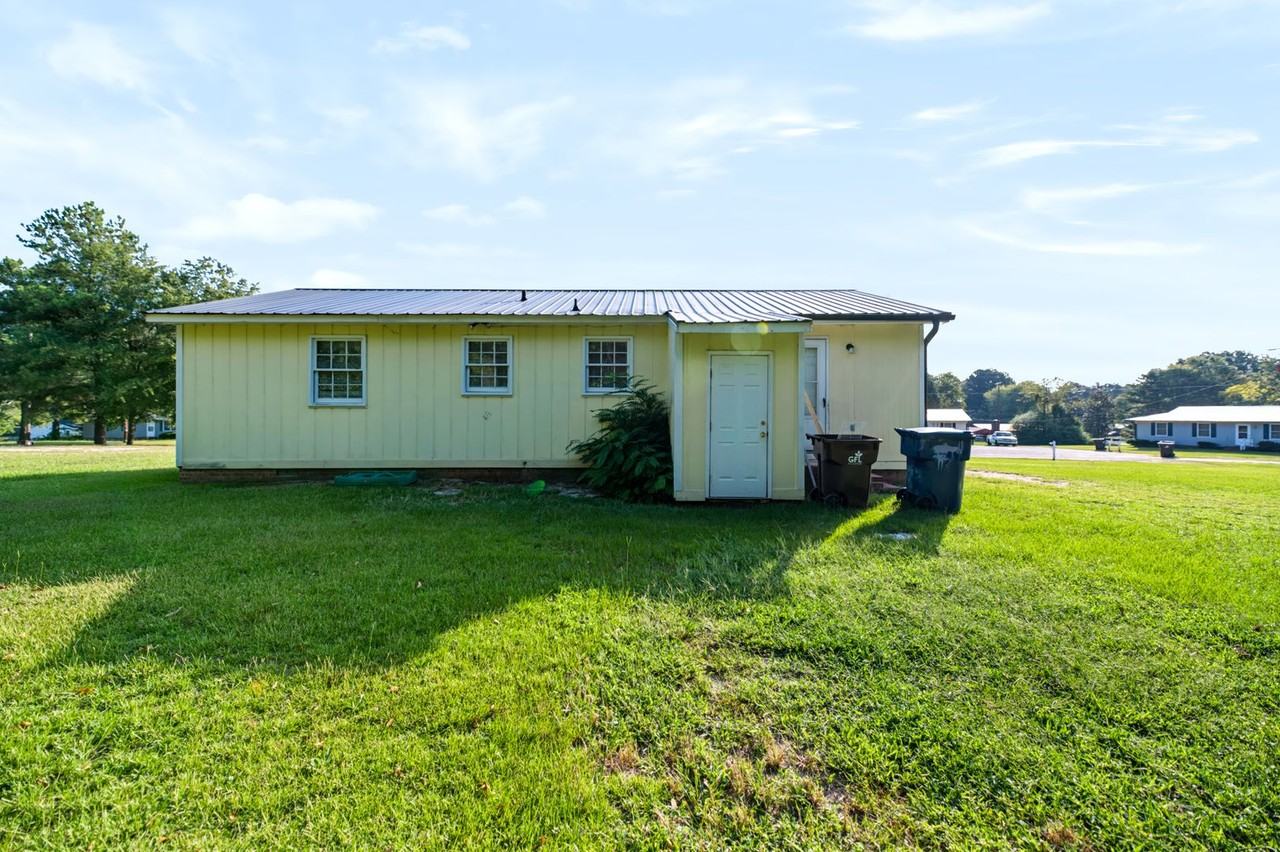 2414 Shawnee Dr - Photo 4 of 18