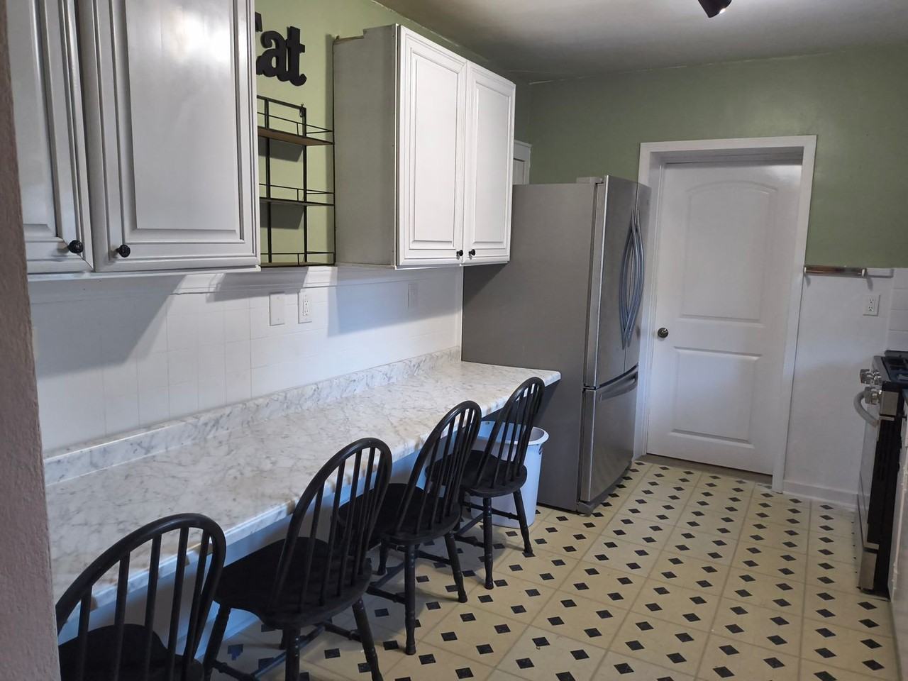 508 N Oak St - Photo 2 of 11