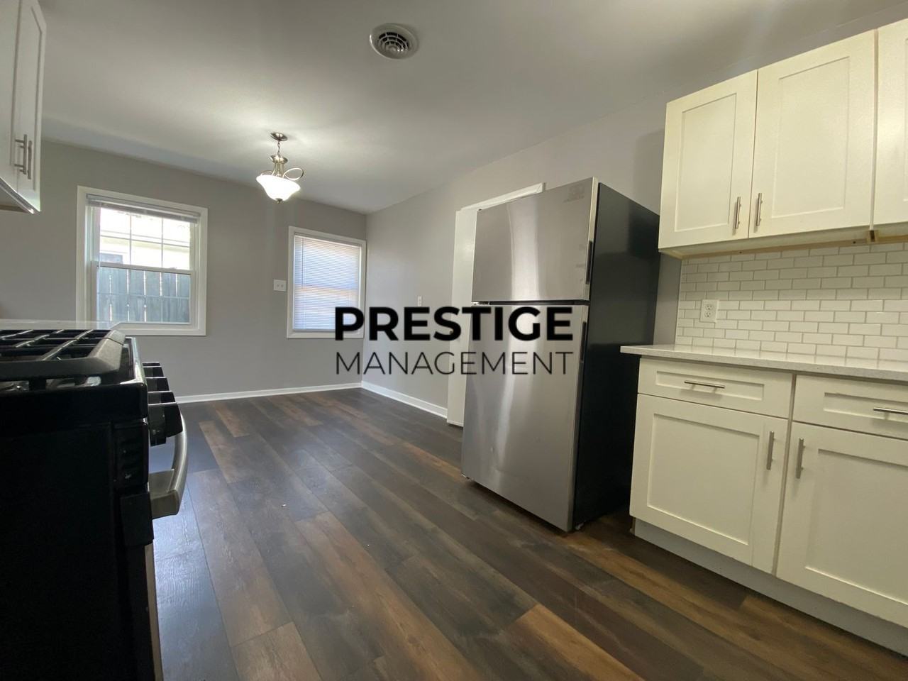 6327 Maryland Ave - Photo 5 of 11