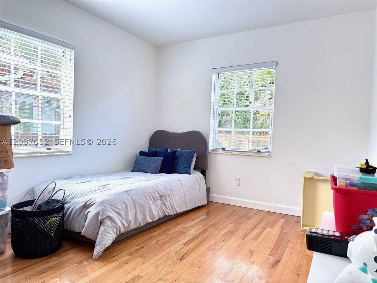 5760 Sw 35th St - Photo 5 of 9