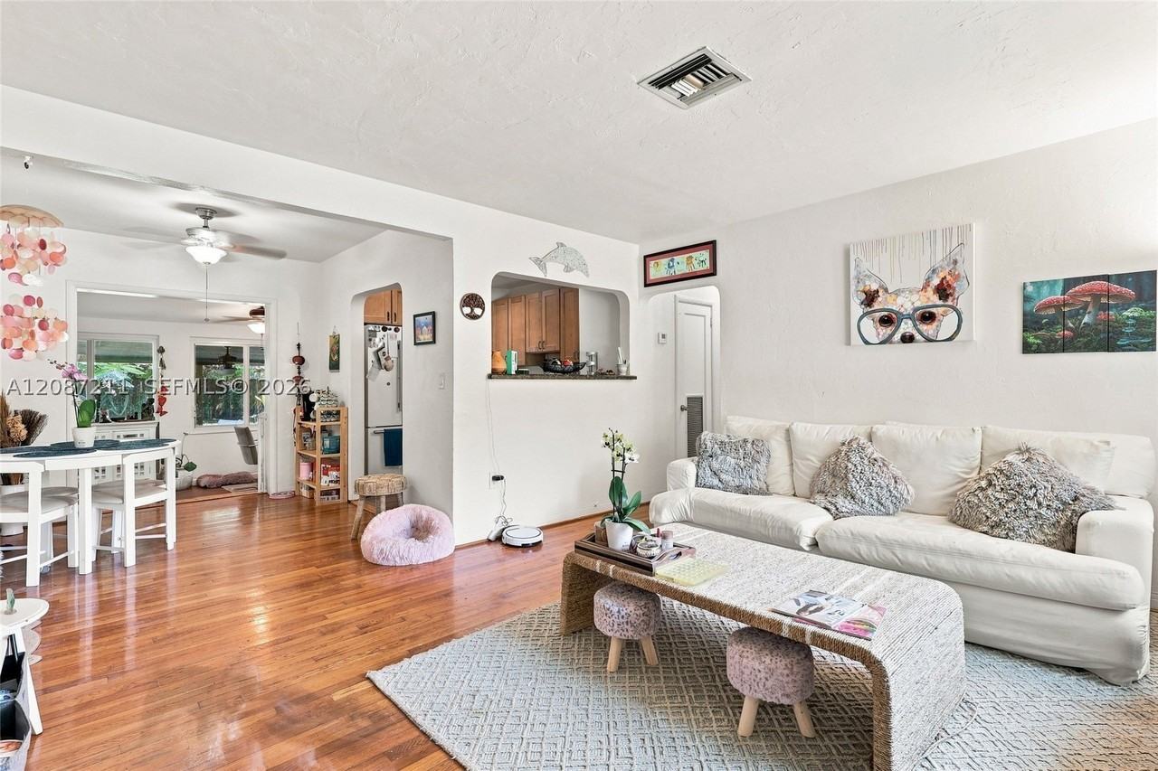 1055 Ne 121st St #1055 - Photo 4 of 24