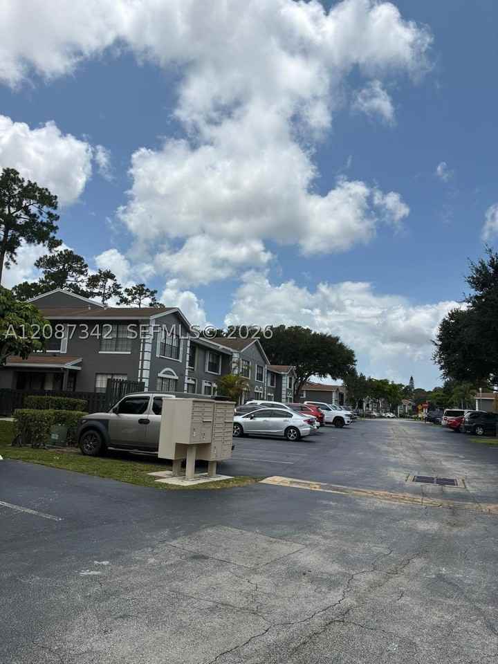 5023 Society Pl E #I - Photo 5 of 27
