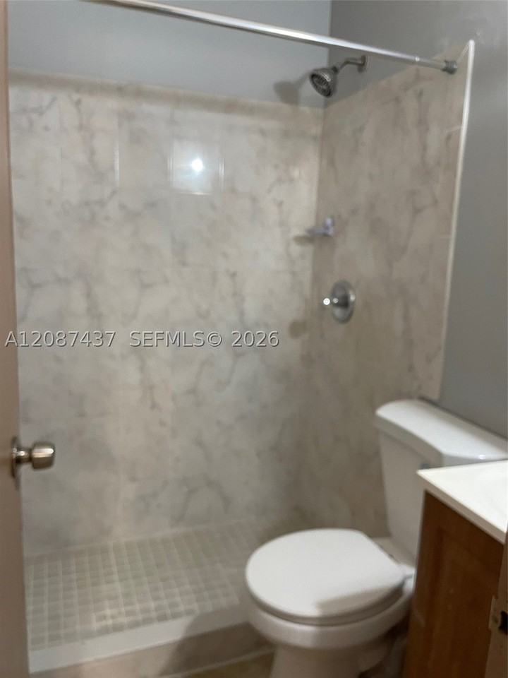 951 Sw 9th St #1 - Photo 7 of 11