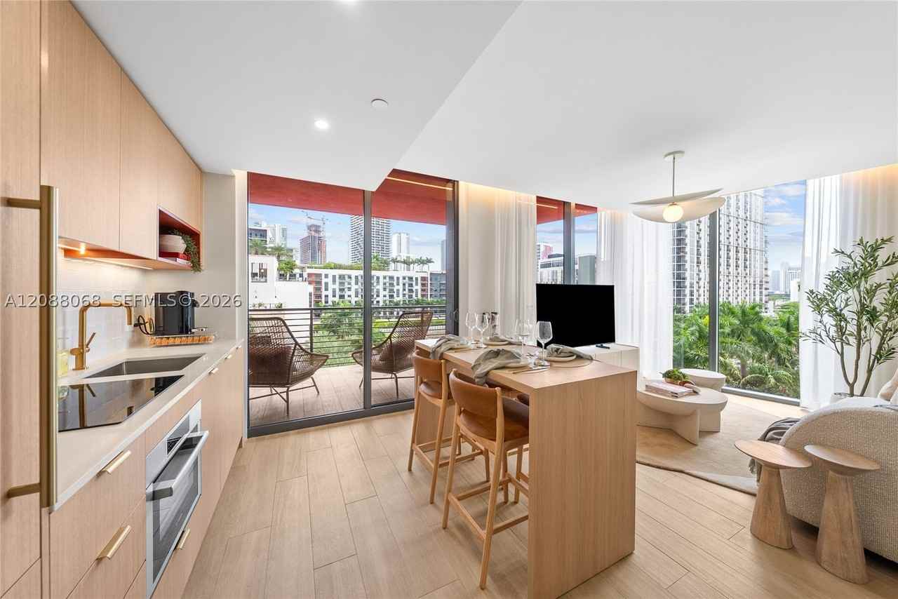 90 Ne 32nd St #501