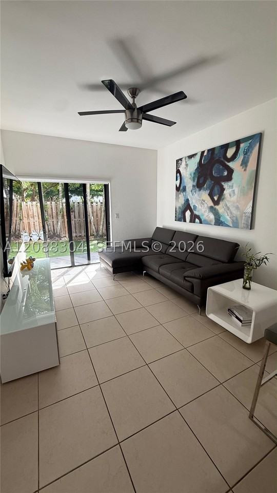 8917 Nw 102nd Ct #0 - Photo 5 of 12