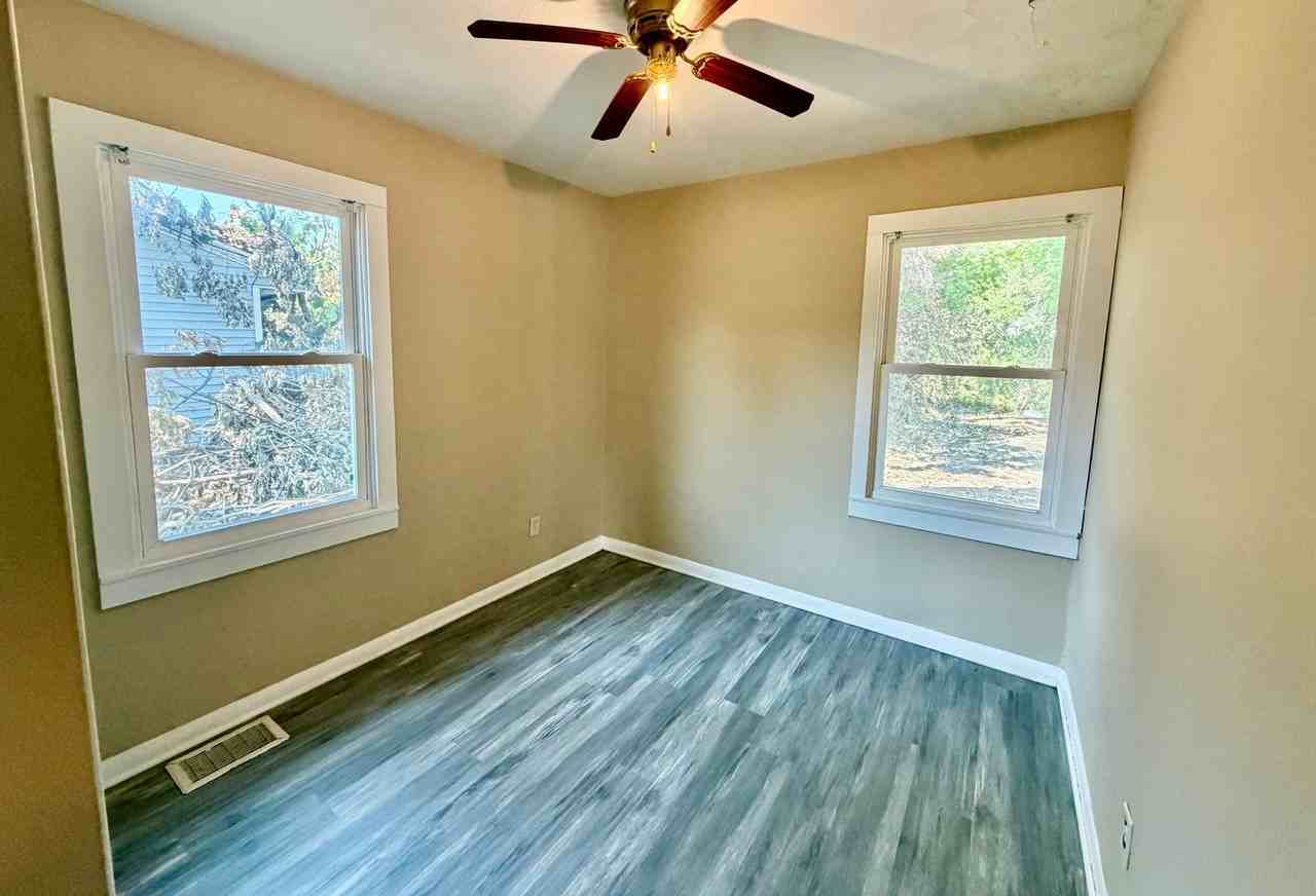 814 E Emerson St - Photo 5 of 7