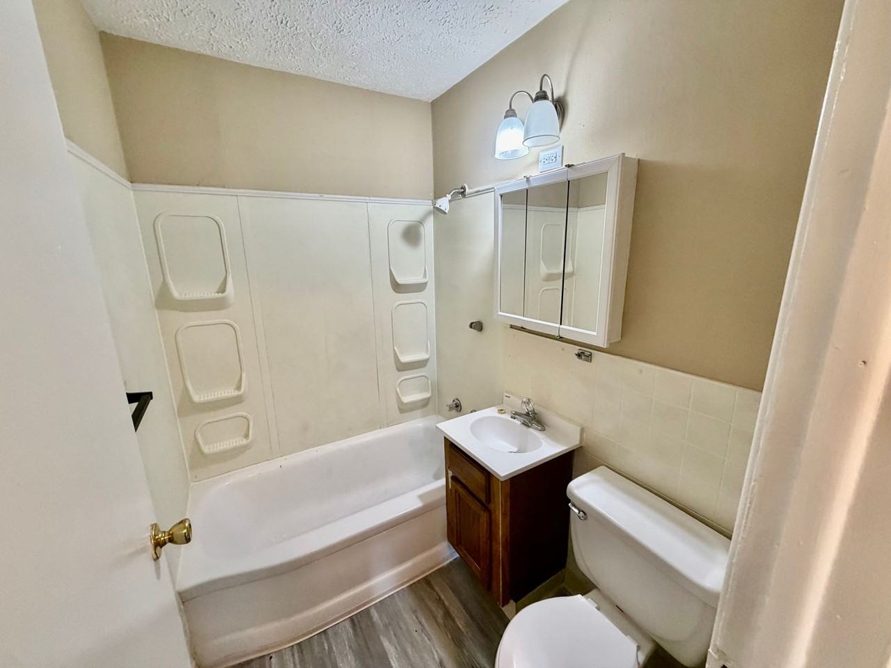 814 E Emerson St - Photo 6 of 7
