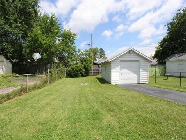1818 Sundale Ave - Photo 3 of 3