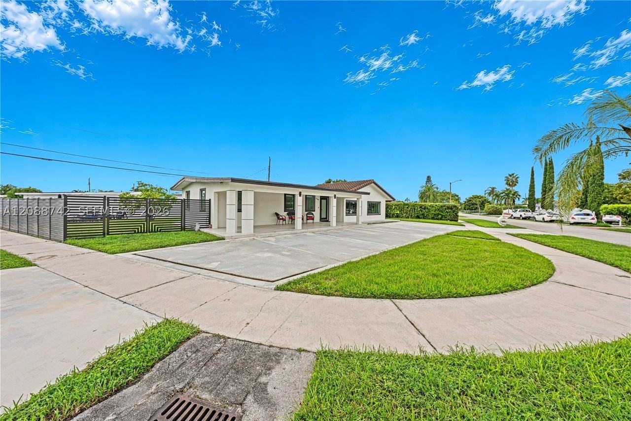 11300 Sw 43rd St - Photo 2 of 31