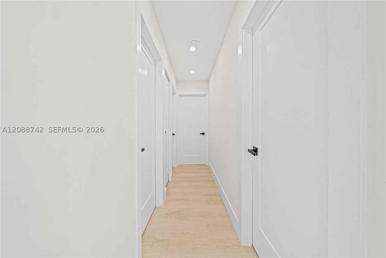 11300 Sw 43rd St - Photo 7 of 31