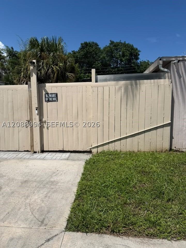 1801 Ne 51st Ct - Photo 2 of 8