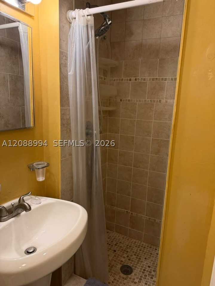 1801 Ne 51st Ct - Photo 6 of 8