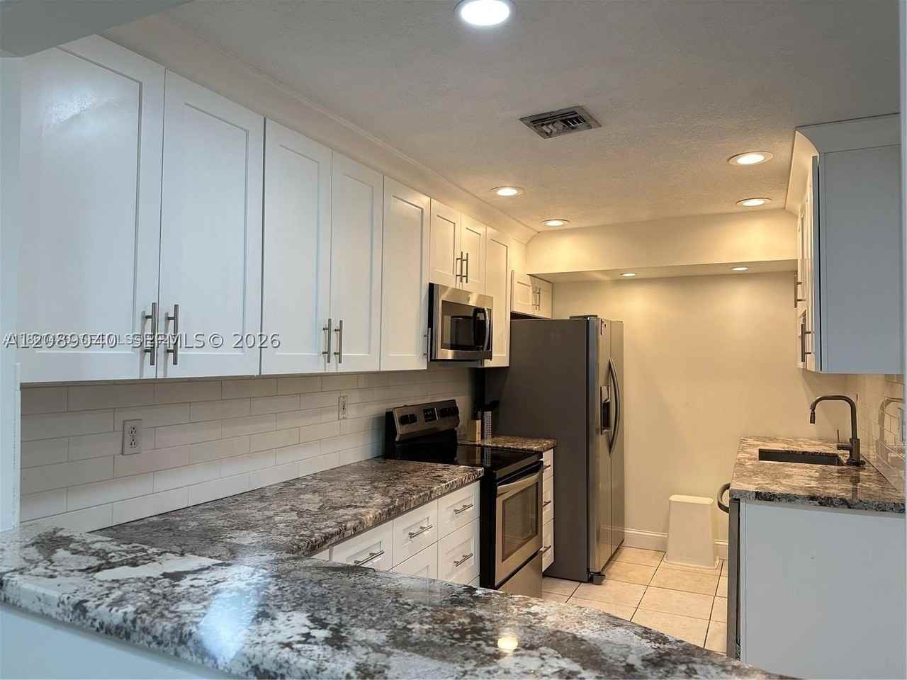 9865 Riverside Dr #9-32 - Photo 5 of 25