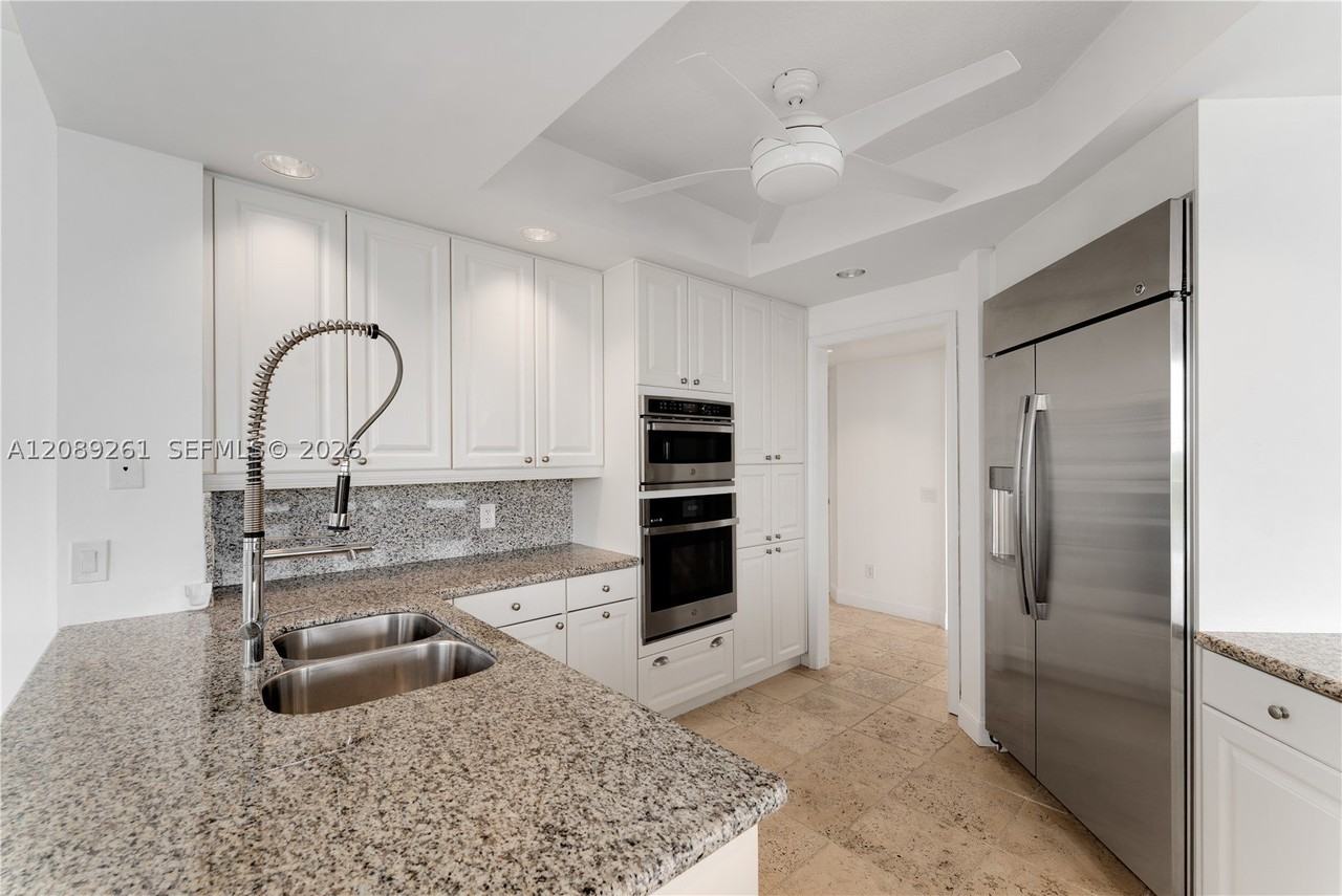 13627 Deering Bay Dr #404 - Photo 7 of 20