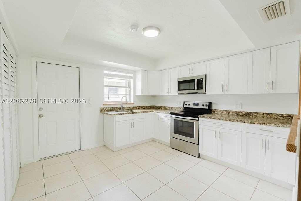 25513 Sw 107th Ct #25513 - Photo 3 of 17