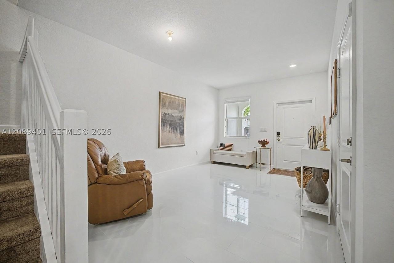 2644 Se 13th St #2644 - Photo 4 of 24