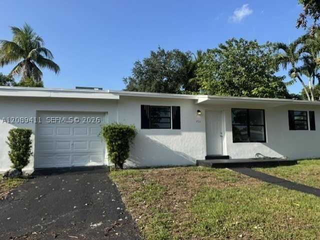 4711 Sw 31st Dr #0 - Photo 2 of 11